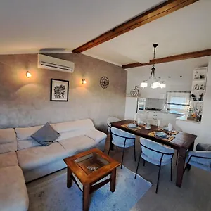 apartman-lucia.hotelinzadar.com/