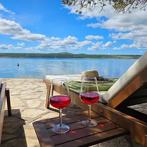 vacation-home-baricevic.hotelinzadar.com/